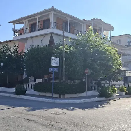 Moras Lägenhetshotell Paralía